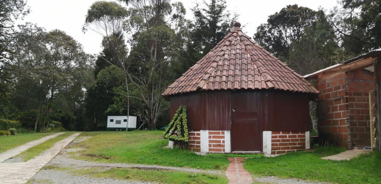 Al Bosque Hostel & Glamping Santa Elena  Bagian luar foto